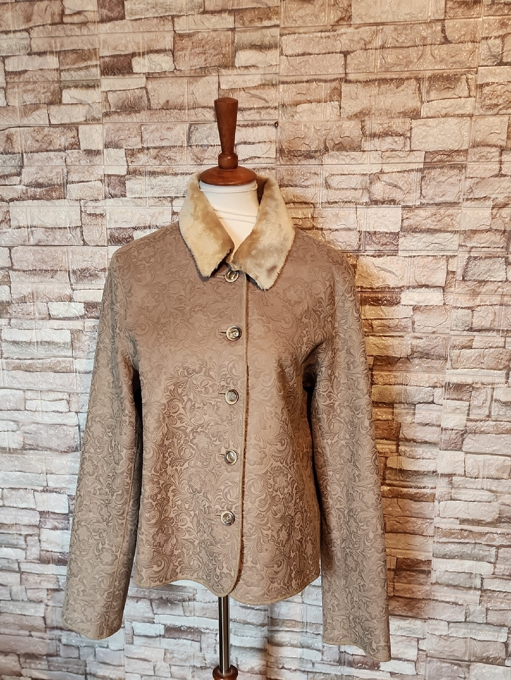 Rena Rowan Elegant Tan Floral Jacket with Faux Fur Collar